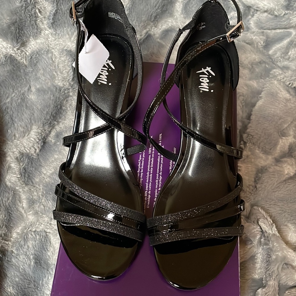 Fiona wedge sparked, size 9-NWT